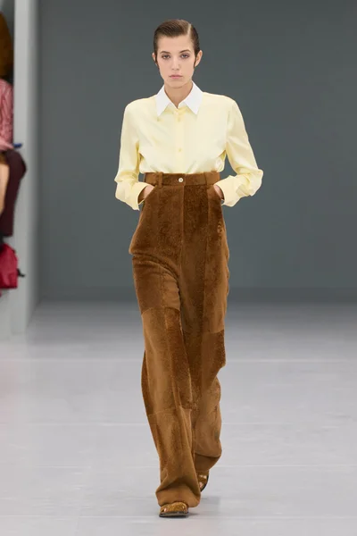 Look 8